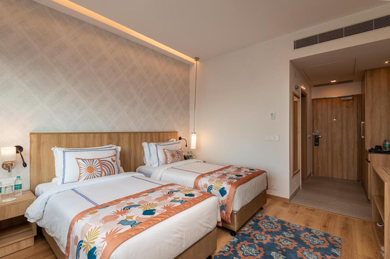 Expoinn Suites And Convention Большая Нойда Экстерьер фото