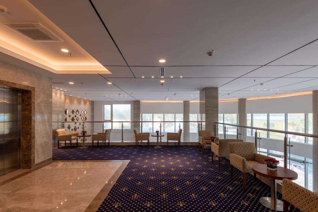 Expoinn Suites And Convention Большая Нойда Экстерьер фото