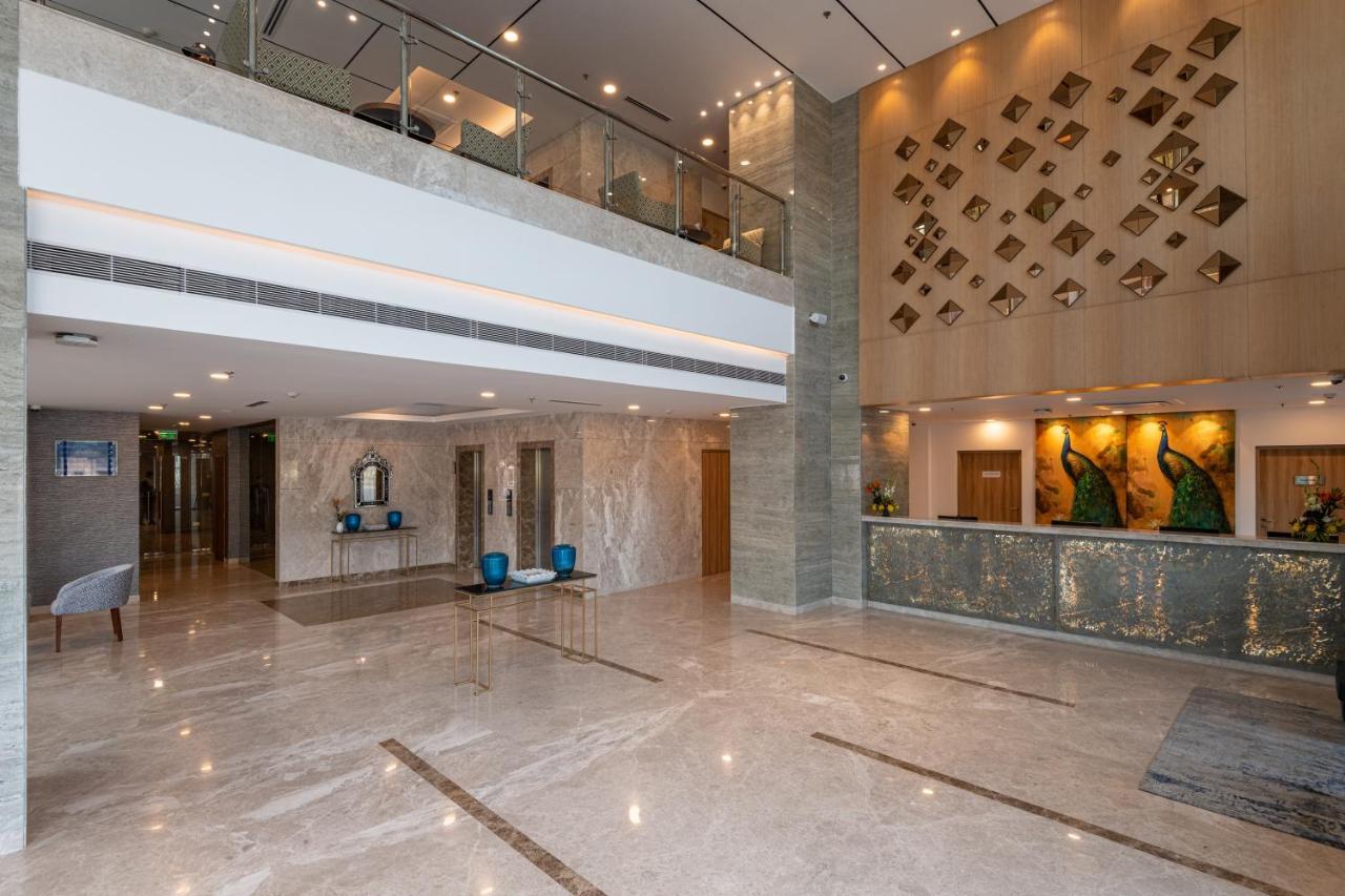 Expoinn Suites And Convention Большая Нойда Экстерьер фото